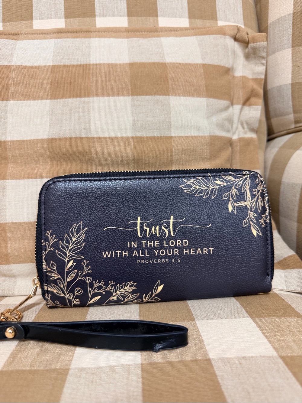 Inspirational Black Wallet Wristlet - "Trust in the Lord"